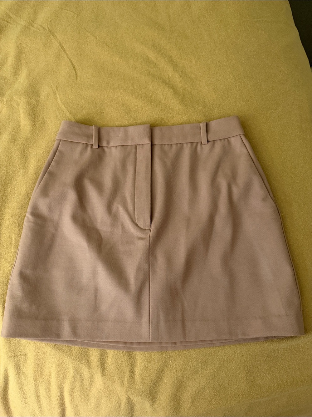 Aritzia Babaton taupe skirt